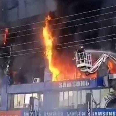 Terrible fire erupts at Hafeez center Lahore